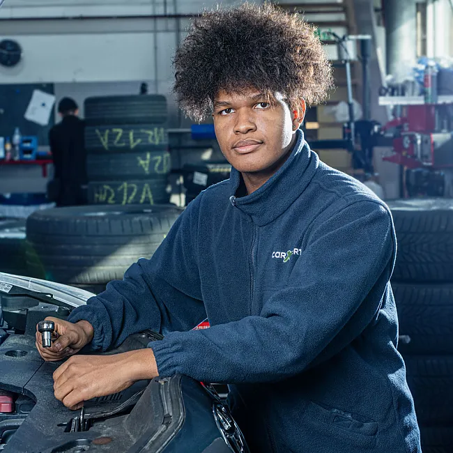 Automobil-Fachmann/-frau EFZ Automobil-Fachmann/-frau EFZ